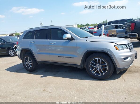 1C4RJEBG7JC265395 2018 JEEP GRAND CHEROKEE Silver Vista interior trasera