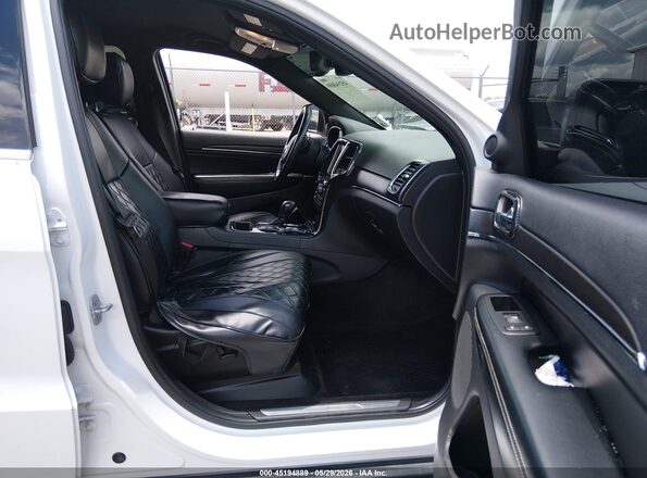 1C4RJEBGXGC352247 2016 JEEP GRAND CHEROKEE Белый Вид салона спереди