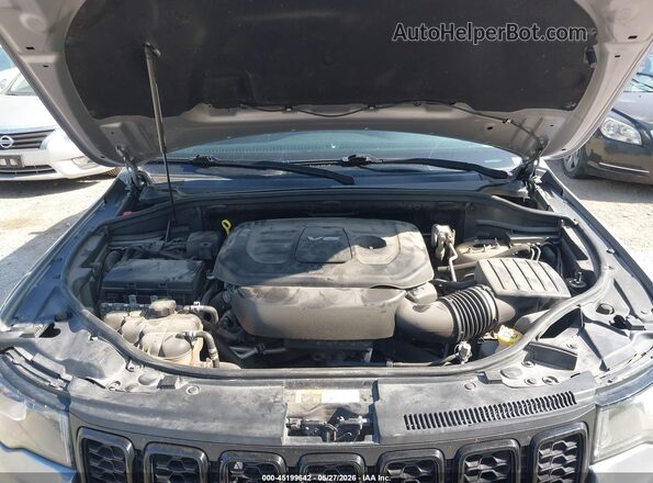1C4RJFAG0JC203179 2018 JEEP GRAND CHEROKEE Silver 