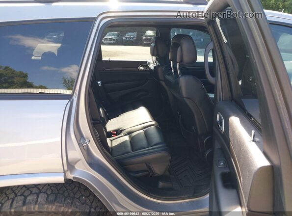 1C4RJFAG0JC203179 2018 JEEP GRAND CHEROKEE Silver 