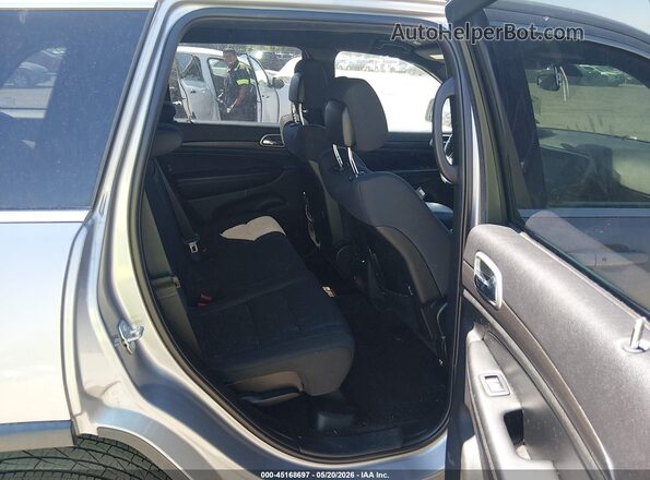 1C4RJFAG2JC458948 2018 JEEP GRAND CHEROKEE Silver Widok naklejki z numerem VIN