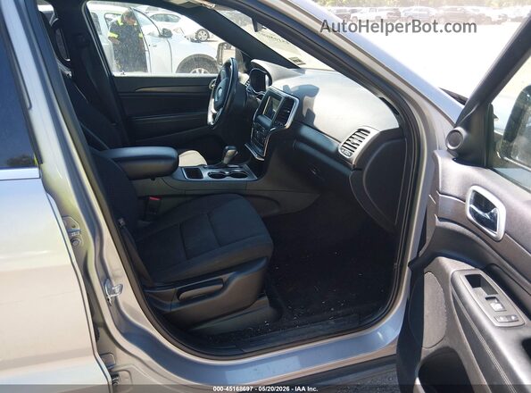 1C4RJFAG2JC458948 2018 JEEP GRAND CHEROKEE Silver Widok wnętrza z przodu