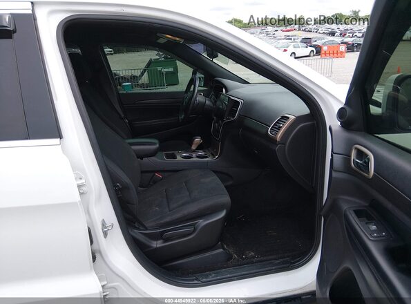 1C4RJFAG3GC413932 2016 JEEP GRAND CHEROKEE White Front interior view