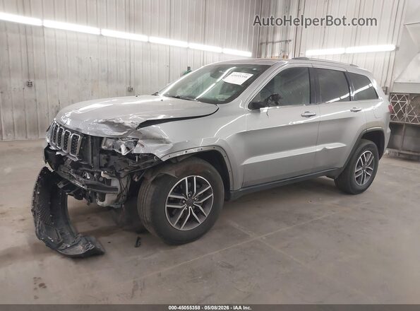 1C4RJFAG3LC386788 2020 JEEP GRAND CHEROKEE Silver Vista tres cuartos delantera izquierda