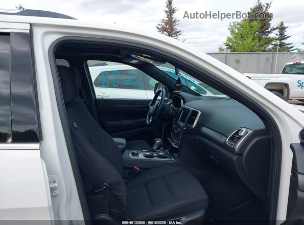 1C4RJFAG4JC263689 2018 JEEP GRAND CHEROKEE Белый Вид салона спереди