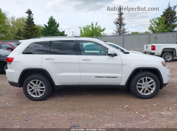 1C4RJFAG4JC263689 2018 JEEP GRAND CHEROKEE Белый Вид задней части салона