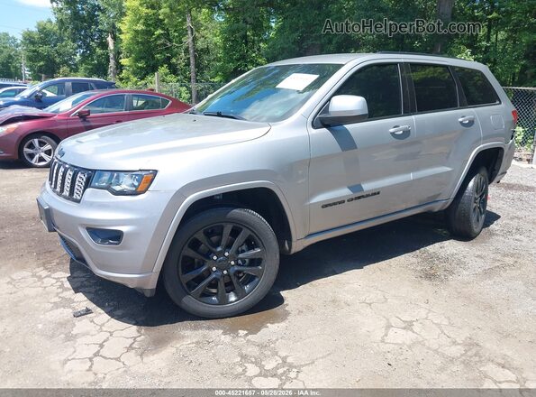1C4RJFAG5JC108679 2018 JEEP GRAND CHEROKEE Silver Przód lewy