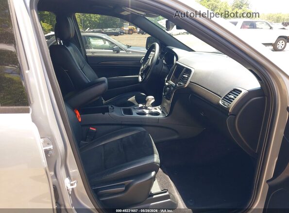 1C4RJFAG5JC108679 2018 JEEP GRAND CHEROKEE Silver Widok wnętrza z przodu