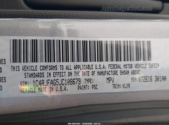 1C4RJFAG5JC108679 2018 JEEP GRAND CHEROKEE Silver Widok komory silnika