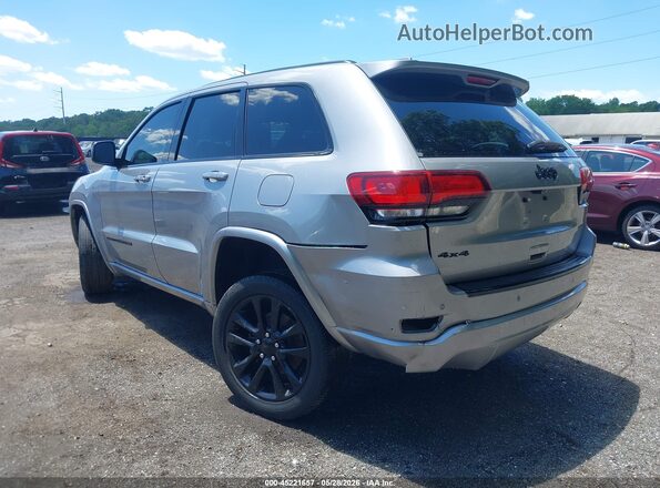 1C4RJFAG5JC108679 2018 JEEP GRAND CHEROKEE Silver Widok z przodu