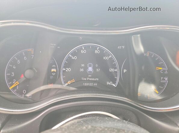 1C4RJFAG6HC946696 2017 JEEP GRAND White ხელსაწყოთა პანელის ხედი