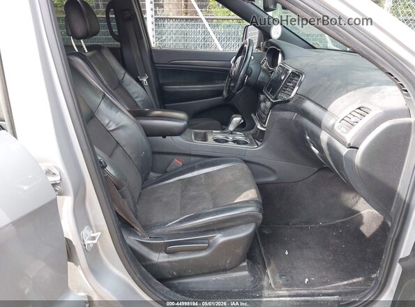 1C4RJFAG7KC546038 2019 JEEP GRAND CHEROKEE Silver Front interior view