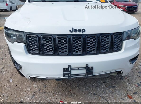 1C4RJFAGXJC217574 2018 JEEP GRAND CHEROKEE White Widok z przodu