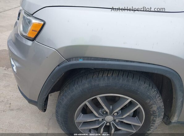 1C4RJFBG0HC744936 2017 JEEP GRAND CHEROKEE Silver 