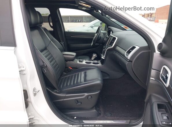 1C4RJFBG0JC203469 2018 JEEP GRAND CHEROKEE Белый Вид салона спереди