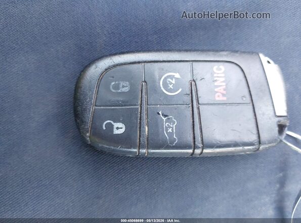 1C4RJFBG0KC697463 2019 JEEP GRAND CHEROKEE White Widok deski rozdzielczej