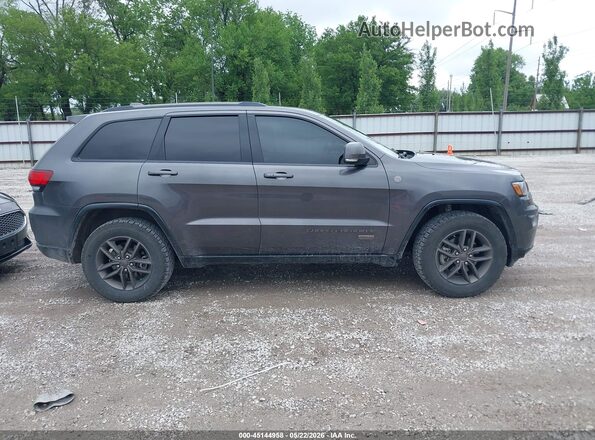 1C4RJFBG3GC356467 2016 JEEP GRAND CHEROKEE Gray Vista interior trasera