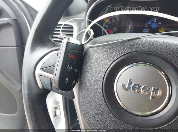1C4RJFBG4JC504777 2018 JEEP GRAND CHEROKEE White Dashboard view