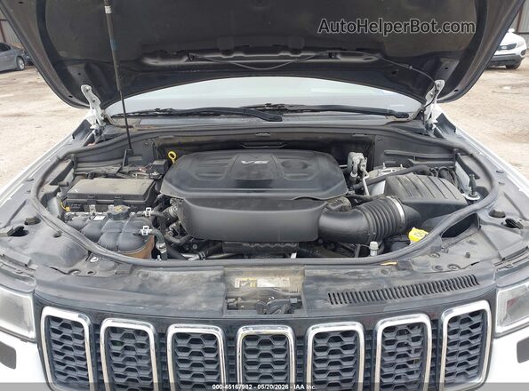 1C4RJFBG4JC504777 2018 JEEP GRAND CHEROKEE White Rear view