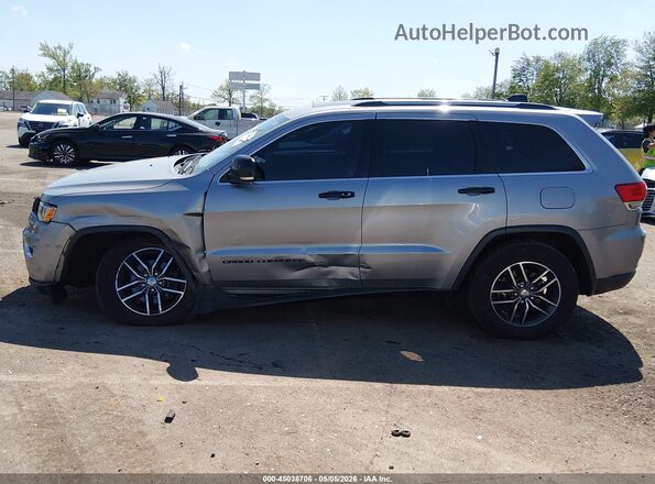 1C4RJFBG8HC951431 2017 JEEP GRAND CHEROKEE Silver Front view