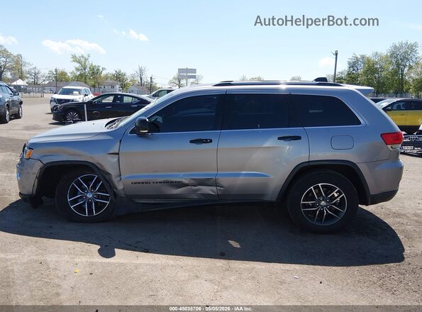 1C4RJFBG8HC951431 2017 JEEP GRAND CHEROKEE Silver 360 interior view