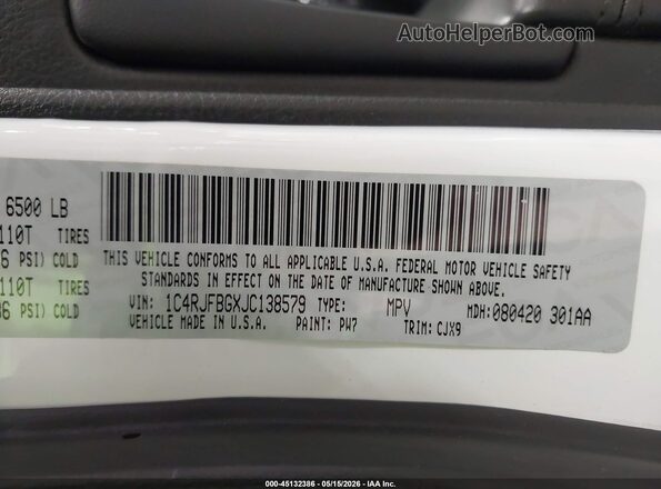 1C4RJFBGXJC138579 2018 JEEP GRAND CHEROKEE Белый Вид подкапотного пространства