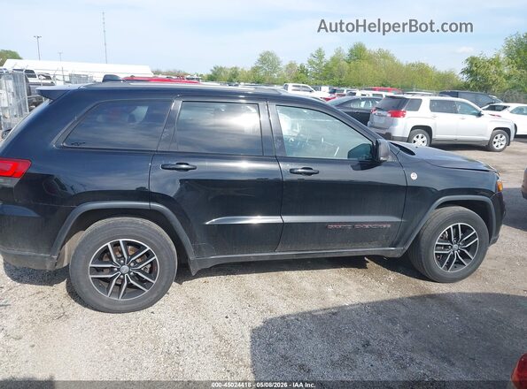 1C4RJFLG2JC304138 2018 JEEP GRAND CHEROKEE Black 
