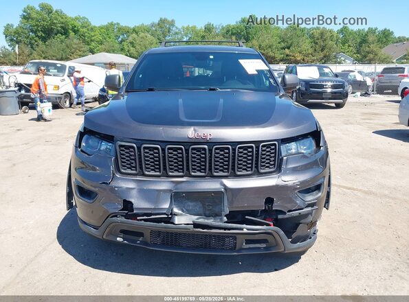 1C4RJFLG4JC504860 2018 JEEP GRAND CHEROKEE Gray Vista del cuadro de instrumentos
