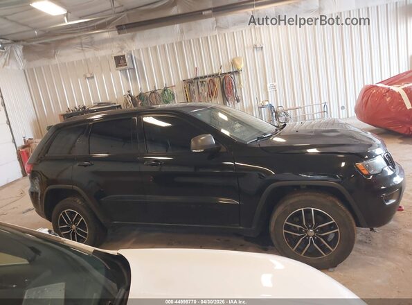 1C4RJFLG6JC276733 2018 JEEP GRAND CHEROKEE Black Вид задньої частини салону