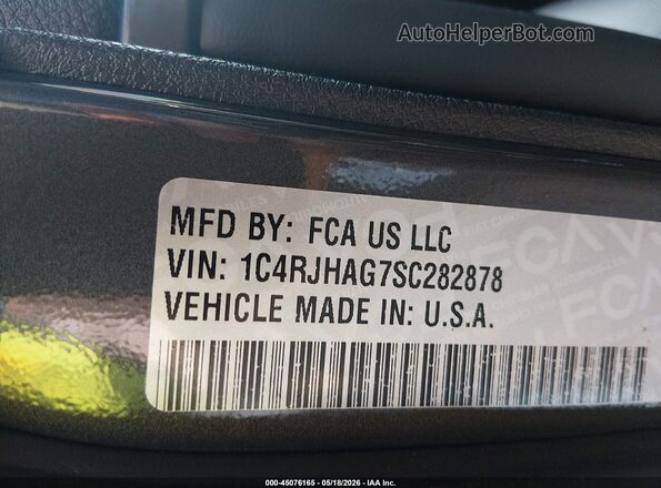 1C4RJHAG7SC282878 2025 JEEP GRAND CHEROKEE Gray Engine compartment view