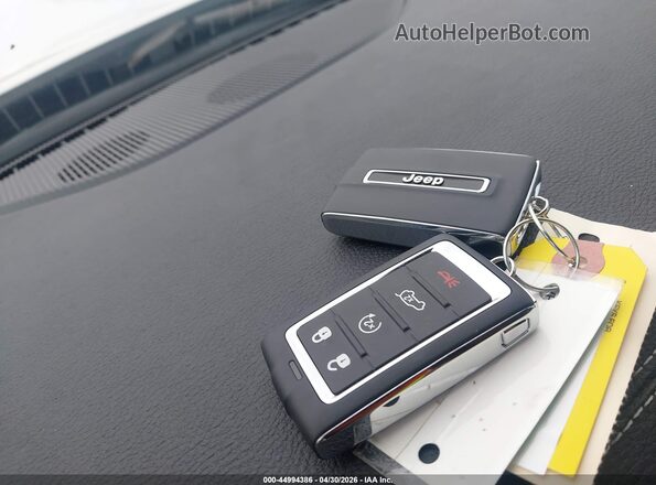 1C4RJHBG5SC329906 2025 JEEP GRAND CHEROKEE White Widok deski rozdzielczej