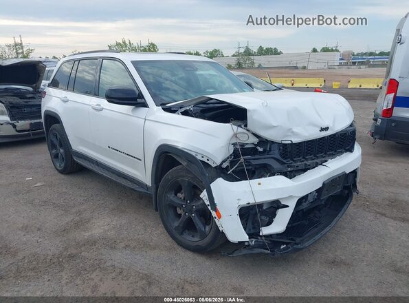 1C4RJHBG7PC511100 2023 JEEP GRAND CHEROKEE White Widok z przodu
