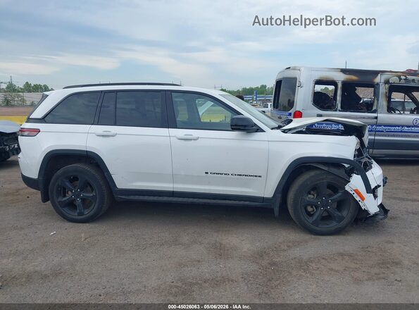 1C4RJHBG7PC511100 2023 JEEP GRAND CHEROKEE White Widok wnętrza z tyłu