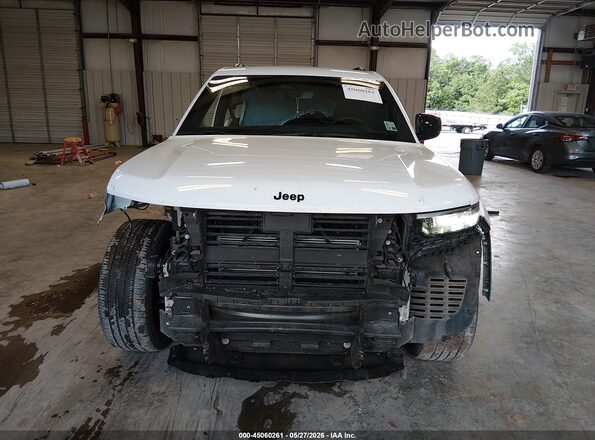 1C4RJJAG8P8790567 2023 JEEP GRAND CHEROKEE L White Widok wnętrza z tyłu
