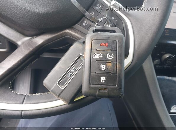 1C4RJKBG2P8829965 2023 JEEP GRAND CHEROKEE L Gray Dashboard view