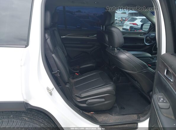 1C4RJKBG3R8912601 2024 JEEP GRAND CHEROKEE L White VIN კოდის სტიკერის ხედი