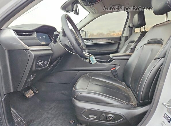 1C4RJKBGXP8731802 2023 JEEP GRAND White Widok wnętrza z przodu