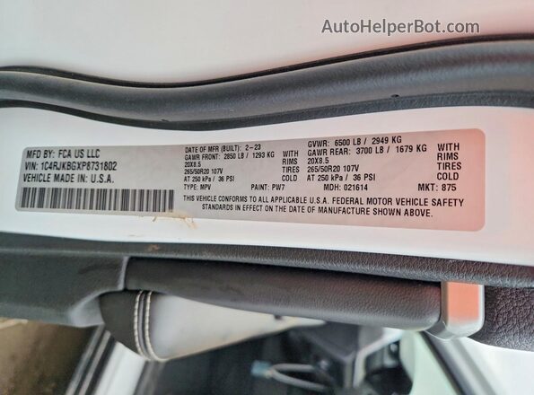 1C4RJKBGXP8731802 2023 JEEP GRAND White Widok naklejki z numerem VIN