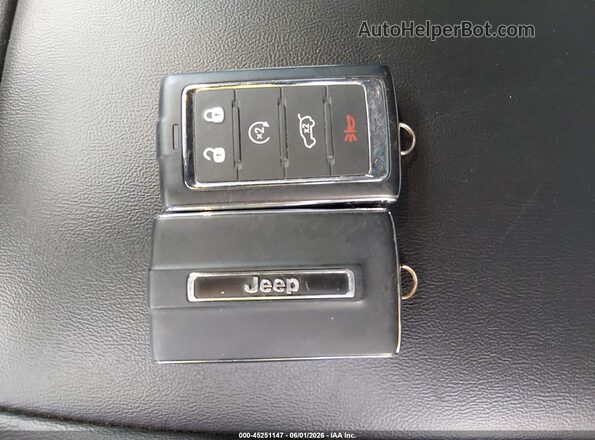 1C4RJKBGXR8565090 2024 JEEP GRAND CHEROKEE L Silver Առջևի վահանակի տեսք