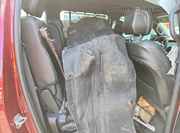 1C4SJVBP1TS157378 2026 JEEP GRAND Burgundy Widok wnętrza z tyłu