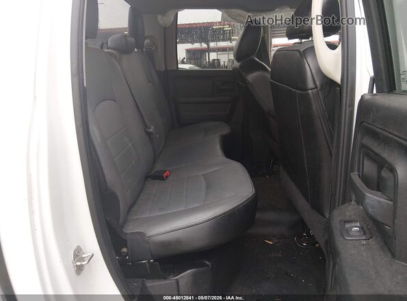 1C6RR6FG9PS592962 2023 RAM 1500 CLASSIC White Widok naklejki z numerem VIN