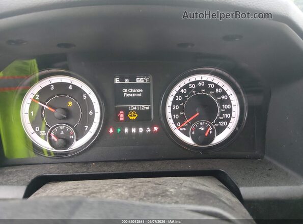 1C6RR6FG9PS592962 2023 RAM 1500 CLASSIC White Widok tylnych siedzeń