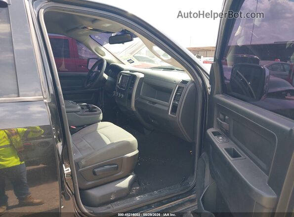 1C6RR6FT0GS332947 2016 RAM 1500 Black Front interior view