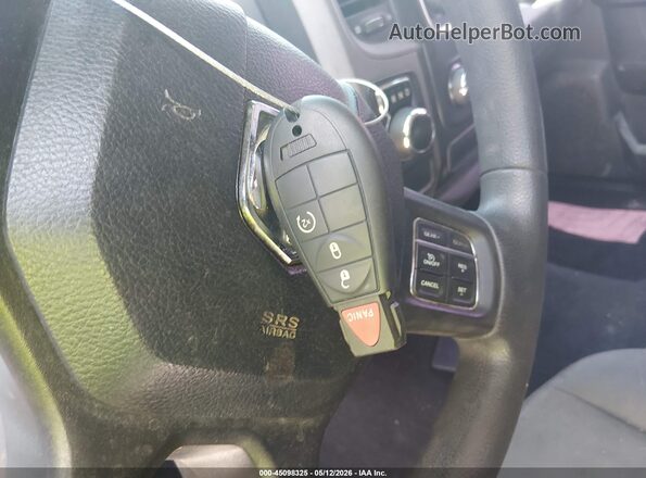 1C6RR6FT2JS100857 2018 RAM 1500 Gray Вид панелі приладів