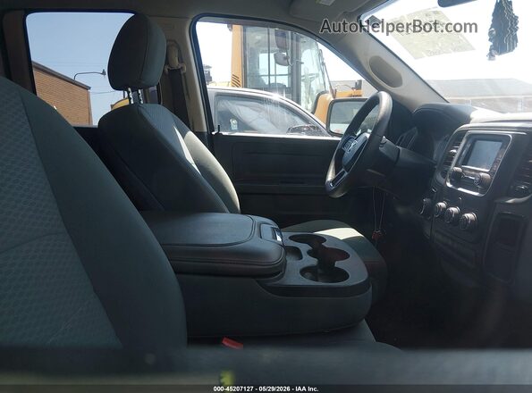 1C6RR6FT4JS305581 2018 RAM 1500 Gray Սալոնի դիմացի տեսք