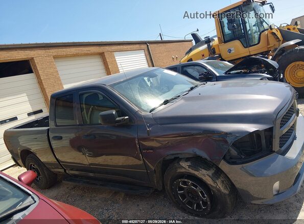 1C6RR6FT4JS305581 2018 RAM 1500 Gray Սալոնի հետևի տեսք