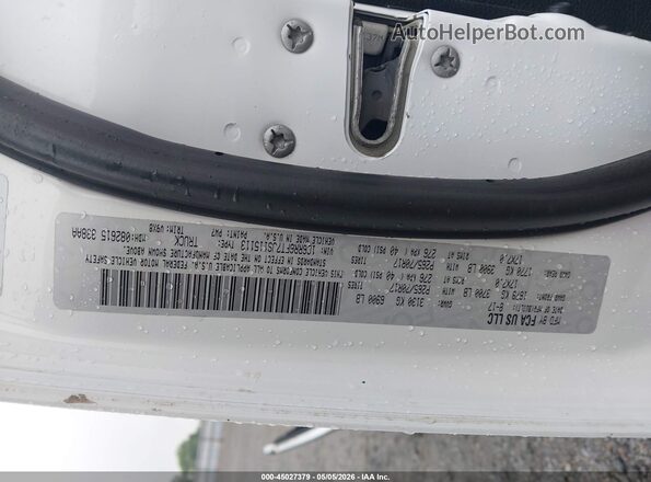 1C6RR6FT7JS115113 2018 RAM 1500 White Widok komory silnika