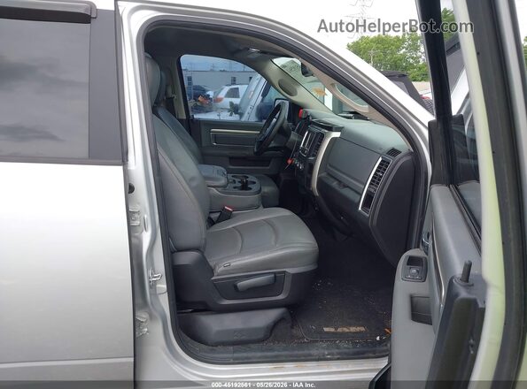 1C6RR6GT1GS326587 2016 RAM 1500 Silver Вид салону спереду
