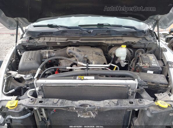 1C6RR6GT1GS326587 2016 RAM 1500 Silver Вид ззаду