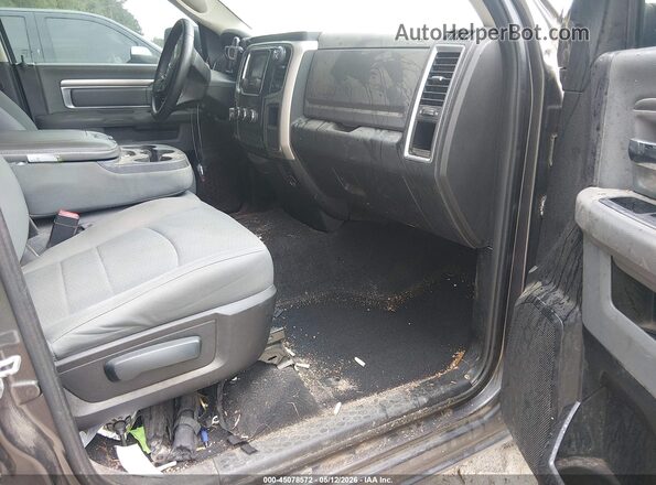 1C6RR6GT3GS227124 2016 RAM 1500 Серый Вид салона спереди